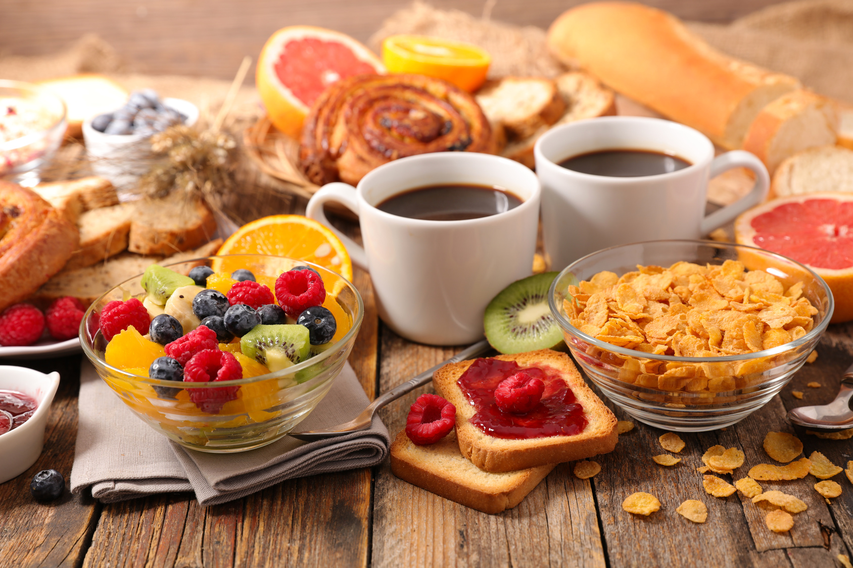 découvrez nos recettes de petit déjeuner minceur pour bien commencer la journée tout en prenant soin de votre ligne. faciles à préparer et délicieuses, elles allient plaisir et nutrition!