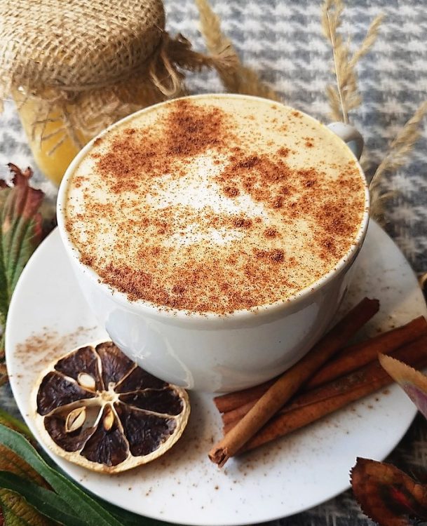découvrez les bienfaits de la cannelle dans votre café minceur ! cette combinaison savoureuse stimule votre métabolisme tout en apportant une touche réconfortante à votre boisson. idéale pour allier plaisir et diète, la cannelle aide à contrôler votre appétit et à brûler les graisses. essayez notre recette et transformez votre café en allié minceur.