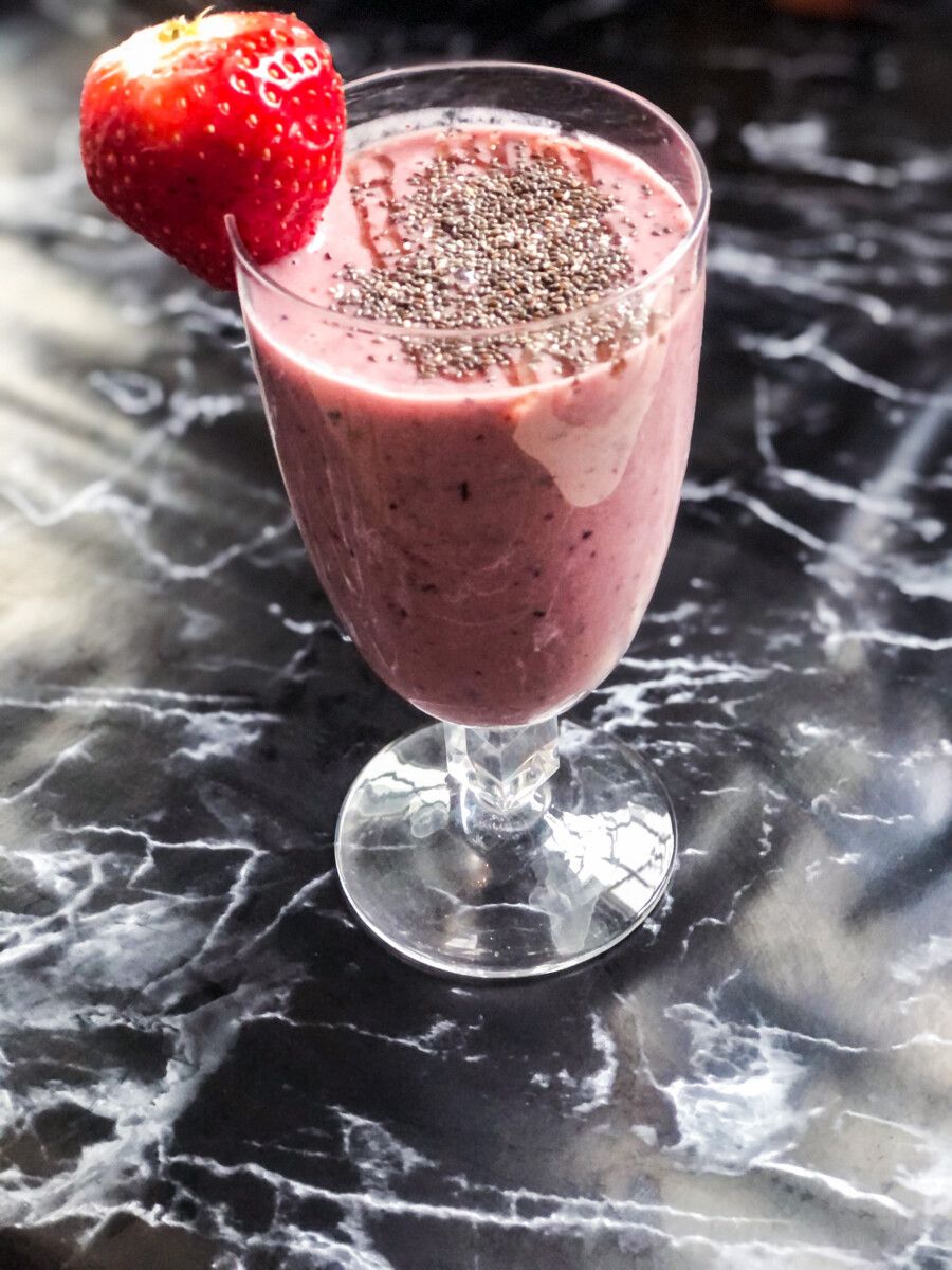 découvrez notre recette de smoothie ventre, une boisson délicieuse et saine conçue pour favoriser la digestion et le bien-être intestinal. avec des ingrédients naturels et nutritifs, ce smoothie est parfait pour un petit-déjeuner énergisant ou un en-cas revigorant.