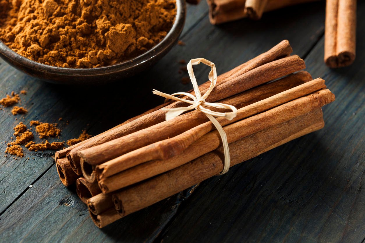 découvrez comment la cannelle peut vous aider dans votre parcours de perte de poids. explorez ses bienfaits, ses propriétés métaboliques, et des astuces pour l'intégrer dans votre régime alimentaire. adoptez une approche naturelle pour atteindre vos objectifs de santé!