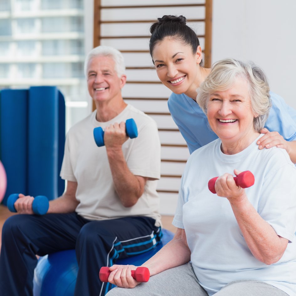 découvrez des conseils et des activités physiques adaptées pour les seniors afin de rester en forme, d'améliorer la santé et de favoriser le bien-être. pratiquez le sport en toute sécurité et profitez des bienfaits d'une vie active à tout âge.