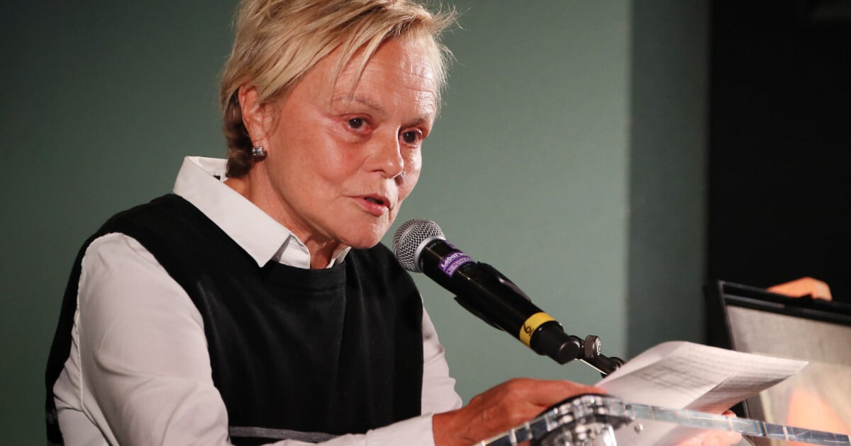 découvrez l'analyse acérée de muriel robin sur un 'produit miracle' dédié à la perte de poids. dans cet article, elle partage son point de vue sur les promesses souvent exagérées de ces solutions, mettant en lumière les véritables enjeux de la lutte contre le surpoids. une lecture essentielle pour toute personne en quête de conseils sincères et réalistes sur la minceur.